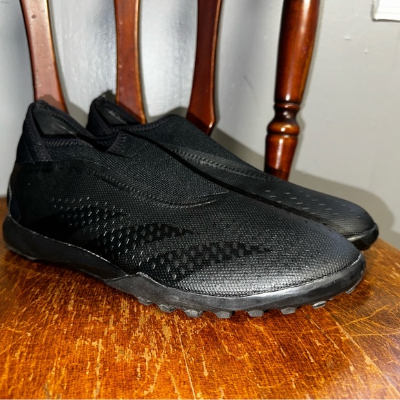 Predator Accuracy.3 Indoor Soccer Cleats - Picture 5 of 5